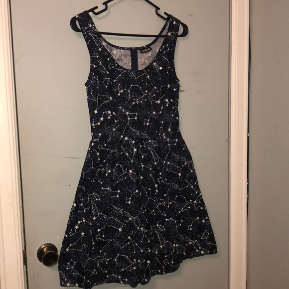 retrolicious constellation dress